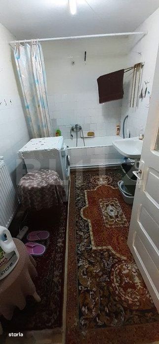 Casa de vanzare, cu 3 camere, 138 mp, zona Calea Domneasca