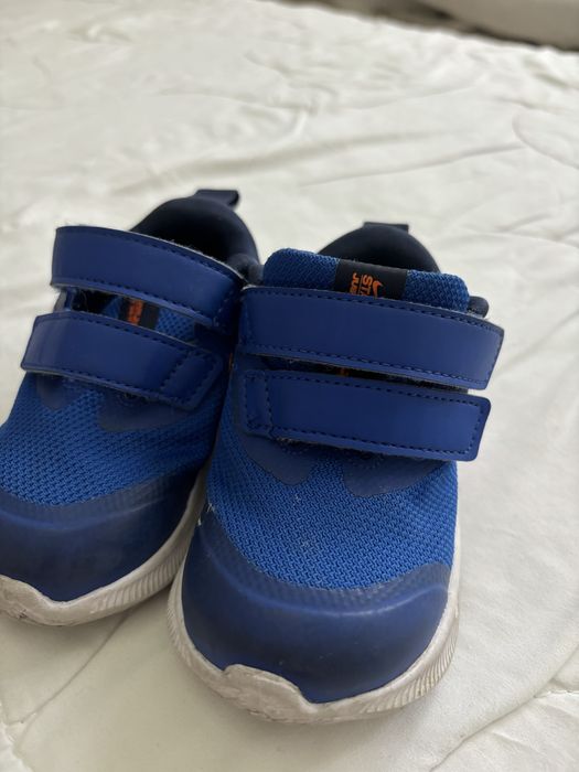 Кроссовки детские