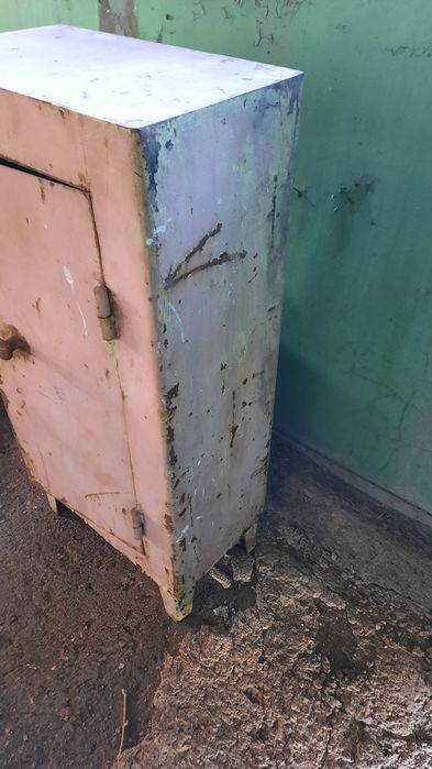 Продаю шкаф металлический, сейф