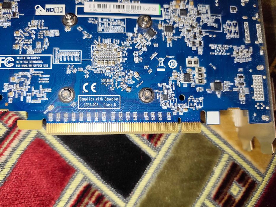 Placa video AMD Radeon HD 6670 1GB GDDR5 - HDMI / DVI / VGA