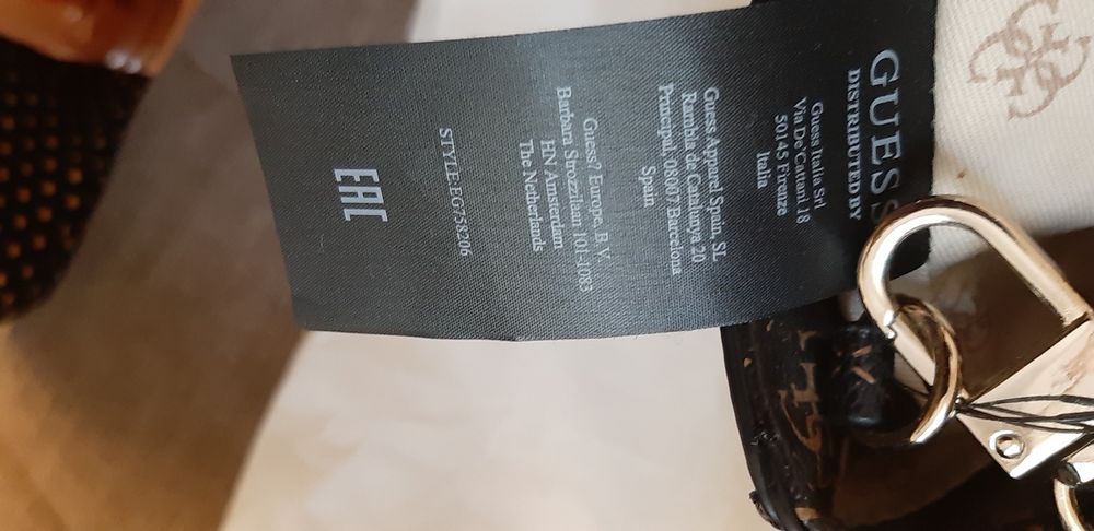 Geantă de damă, Guess