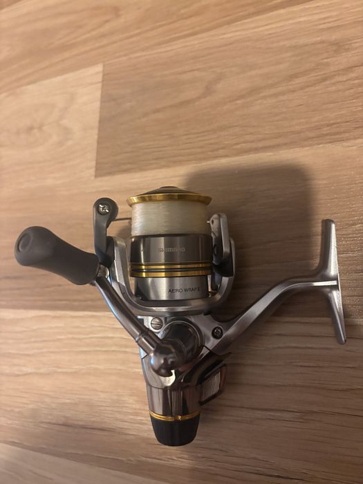 Vând 2 mulinete Shimano, în stare foarte bună de funcționare. Se vând împreună cu un tambur de rezervă Shimano, exact cum se vede în poze.