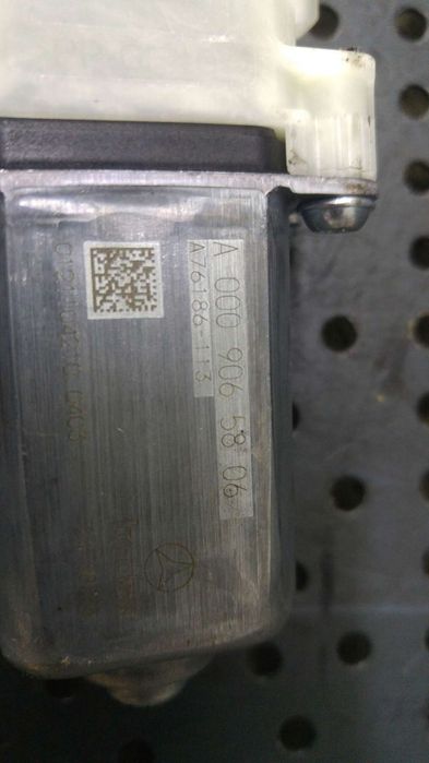 Motoras macara stanga fata mercedes glc c253 facelift x253 w253 a0009065806 a76186113