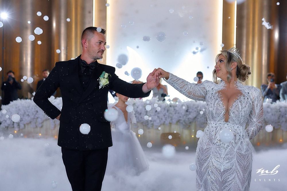 Costum de mire sau de naș, deosebit