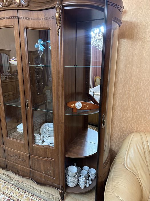 Шкаф-витрина горка