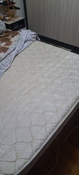 Vand pat cu noptiere si saltea