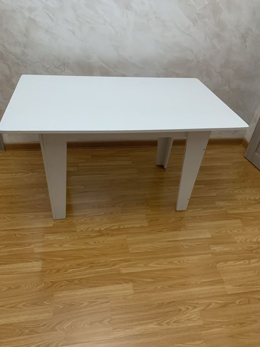 Стол обеденный продается