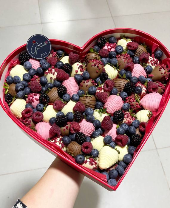 Клубника в шоколаде Подарки Qulupnay shokolad Sovg’alar