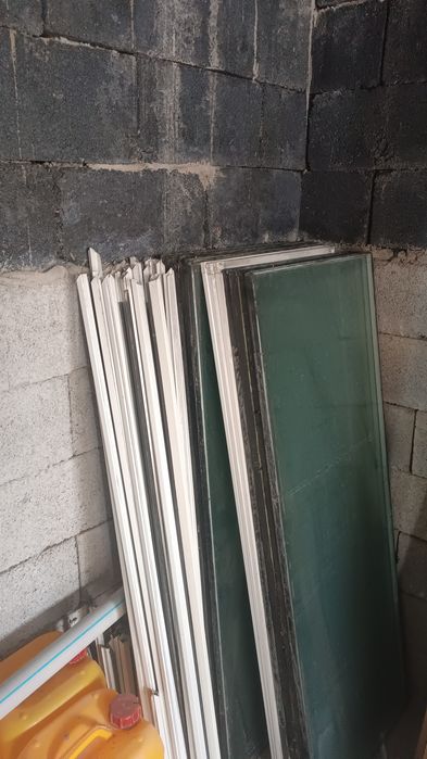 Двери продам бу доборка есть