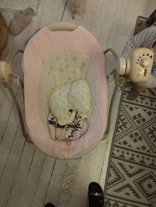 шезлонг и ИКЕА стол за хранене