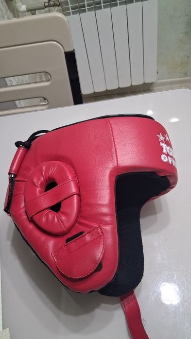 Шлем и перчатки для ММА, дзюдо