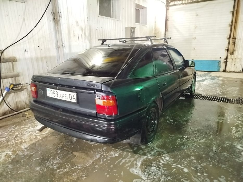 Продам Опель вектра 1.8