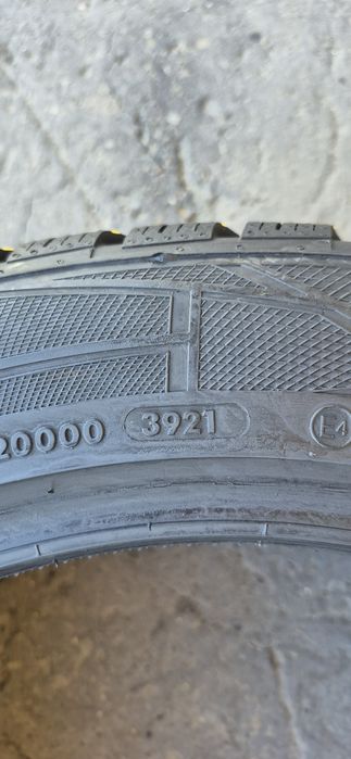 4 anvelope iarna ca noi Vredestein 255/45/20,dot 2021.Pretul este pe bucata.