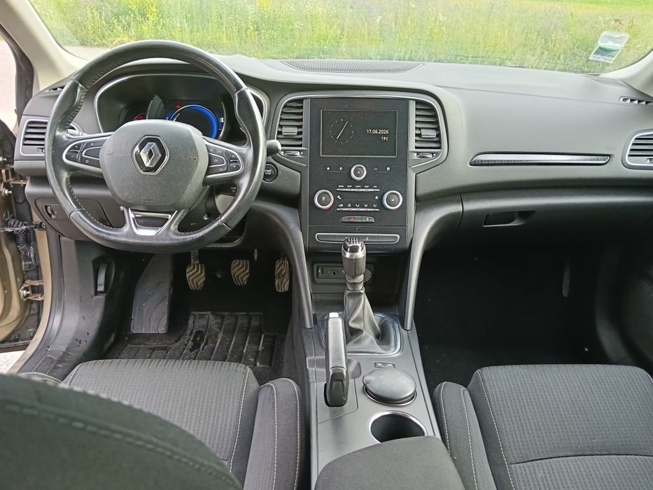 RENAULT Megane 2018 — imagine 2