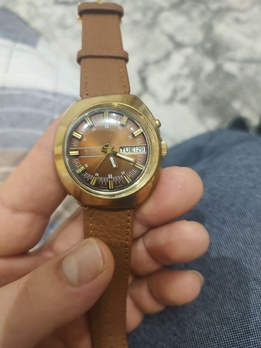 Slava часовник автоматик работи перфектно.