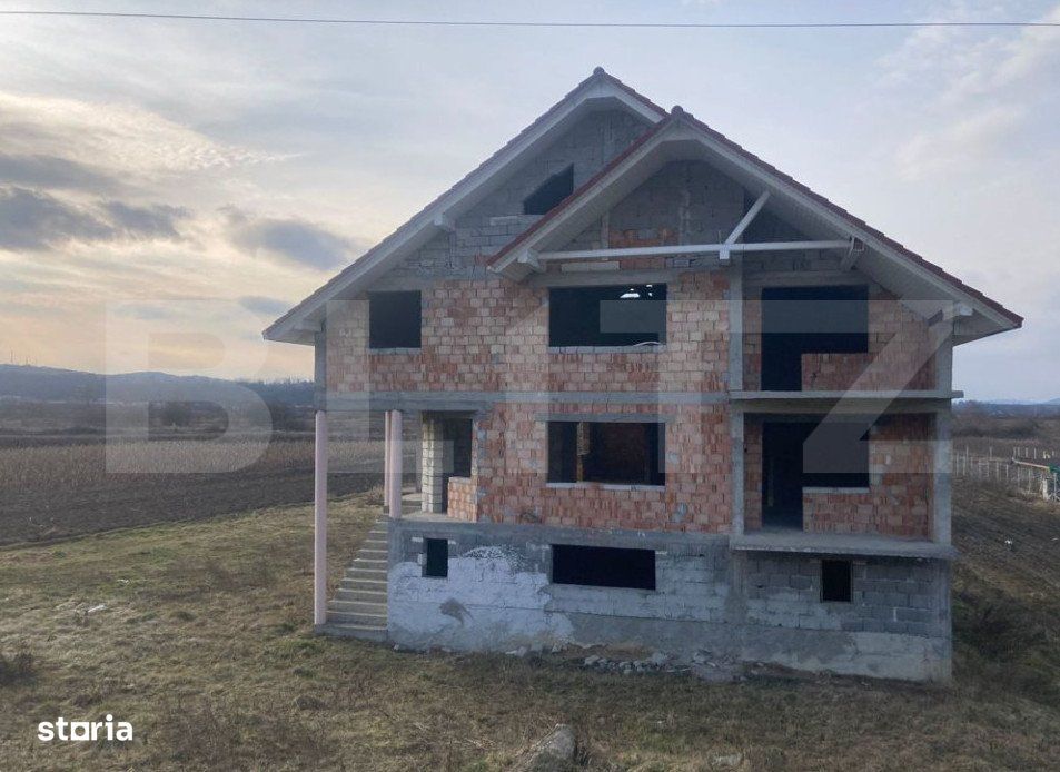 Casa de vanzare la rosu,500 mp utili potential Unic, loc. Manastirea