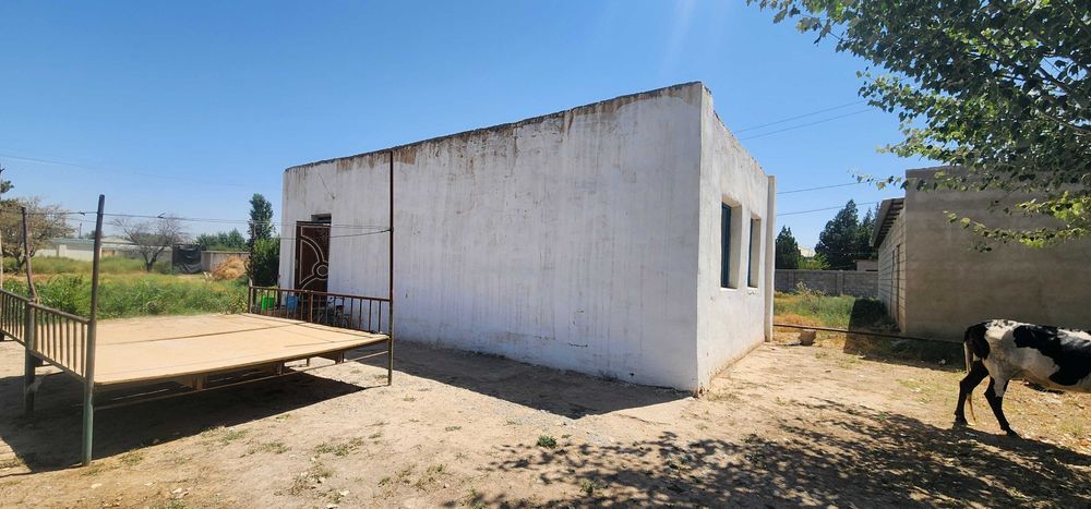 Uy sotiladi kotej uy