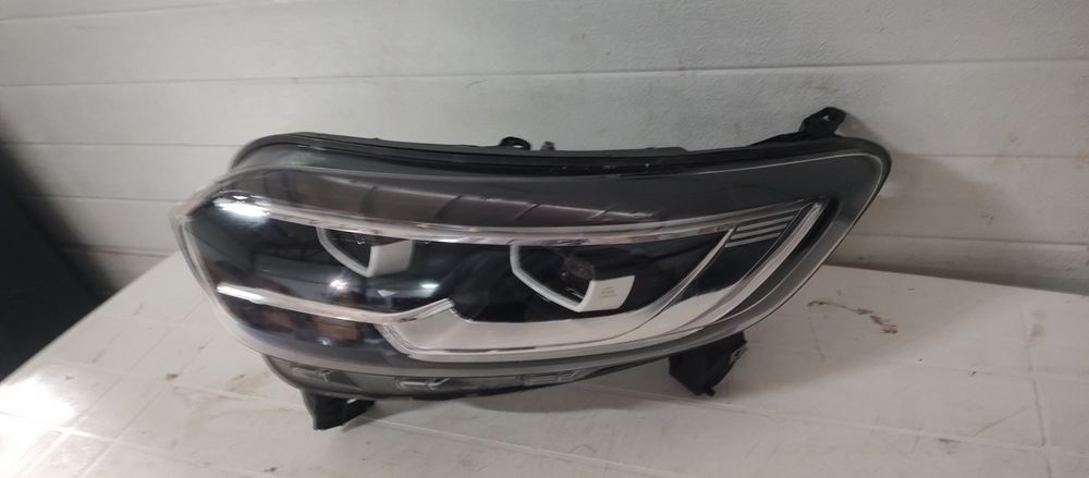 Far stânga kadjar facelift full led cod 260608385R
