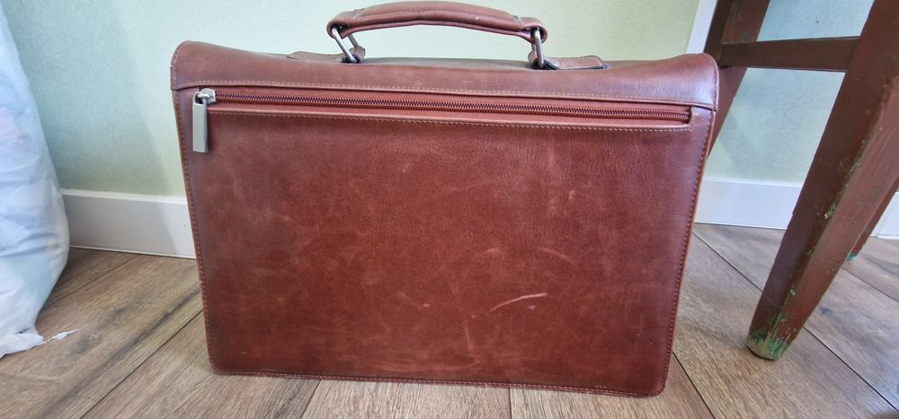 Кожаный портфель мужской