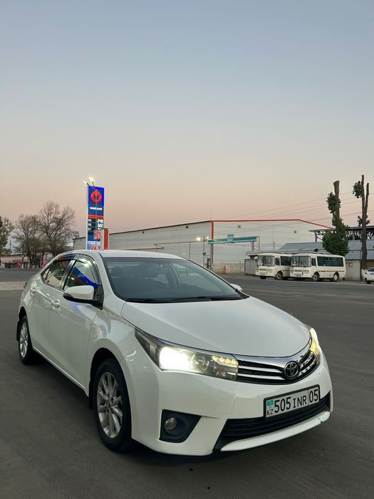 Tayota Corolla  2014