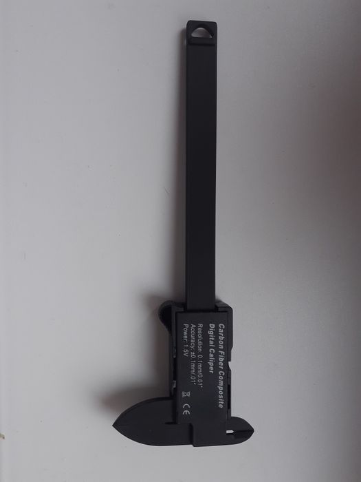 Subler cu afișaj electronic