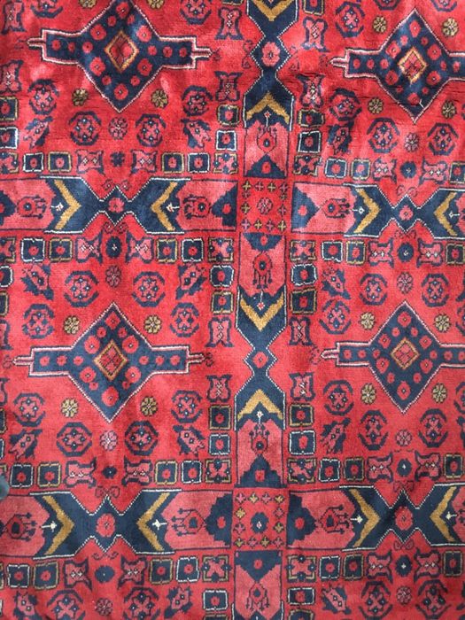 Ръчно тъкан вълнен Персийски Килим внесен от Афганистан. 4.10х3.90 м.