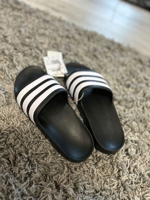 Чехли Адидас чисто нави. Размер 37