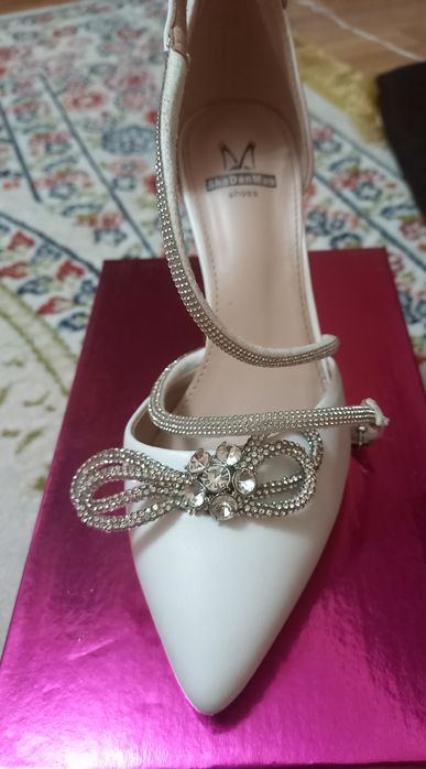 Туфли  женская белая