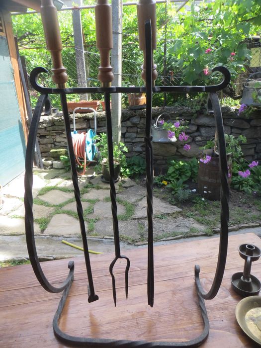 Медни и бронзови антикварни съдове