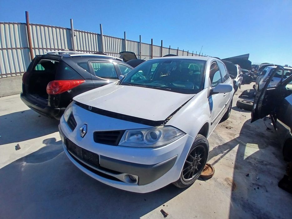 dezmembrez renault megane 2