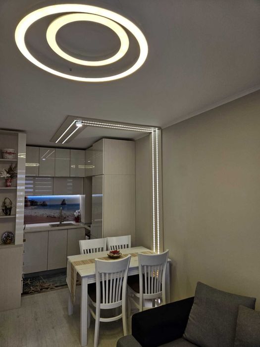 Продава се Двустаен апартамент в Варна, Бизнес хотел - 53 кв.м за 4699 €/кв.м - Снимка #3