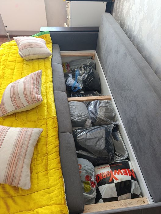 Диван офисный/ в кухню