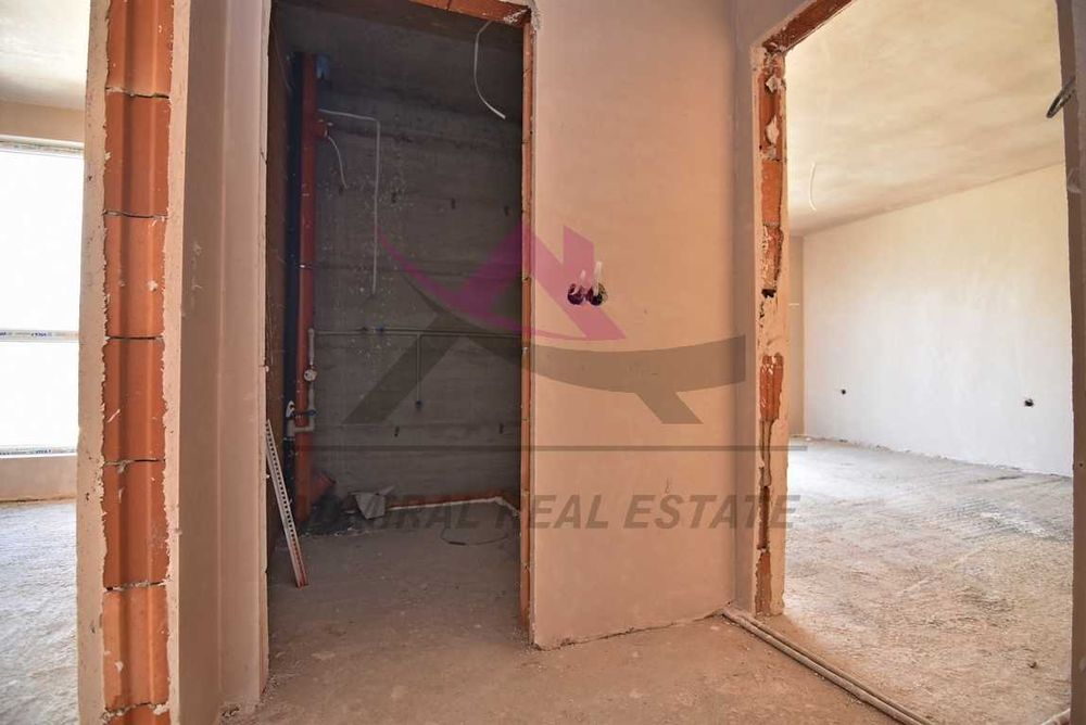 Продава се Двустаен апартамент в Варна, Възраждане 3 - 56 кв.м за 884 €/кв.м - Снимка #8