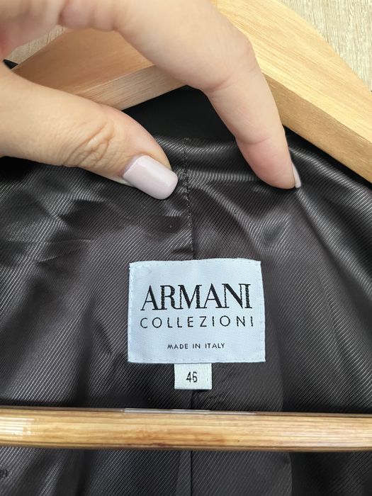 Vând sacou Armani dama 100% lana