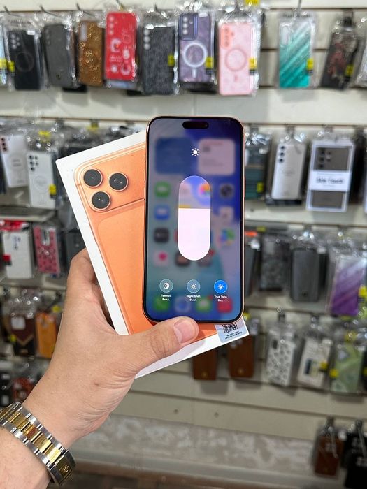 iphone 17 pro Max 256gb sim e sim imeydan otgan 9 marta zaryada qo'yil