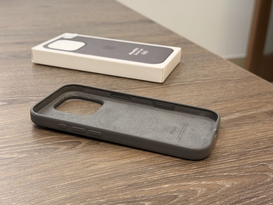 Kit protectie iPhone 16 Pro - 3 huse + folie sticla