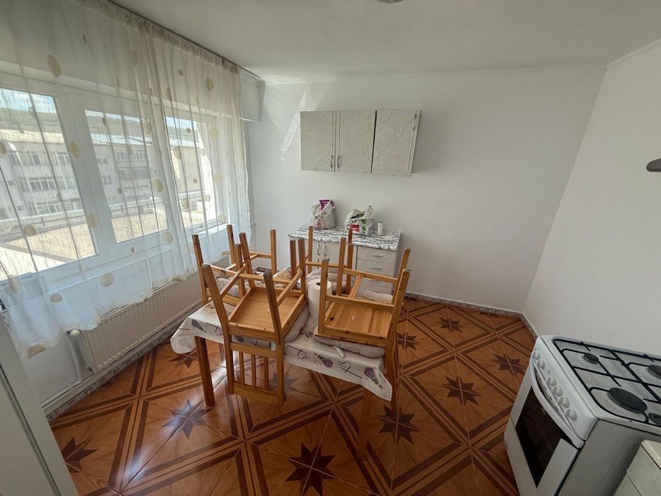 Apartament 3 camere , zona Romarta