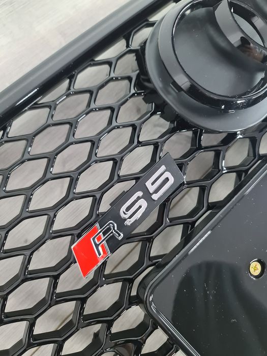 Oferta-Grila-Fagure-Neagra-Lucios-RS5-Look-Audi-A5-B8.5-2011-2012-2013-2014-2015-2016-Embleme-Incluse-Suport-Emblema-Frontala-Incorporat-Premium-Noua