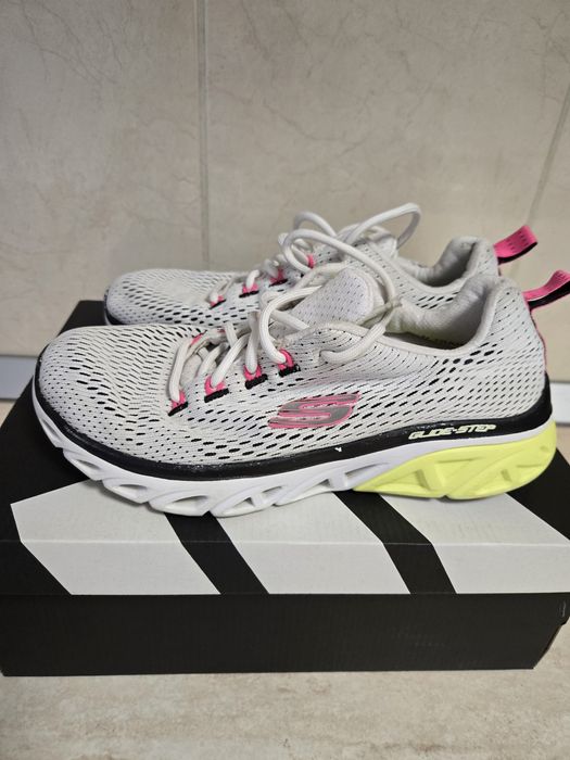 Vând adidași în stare foarte bună