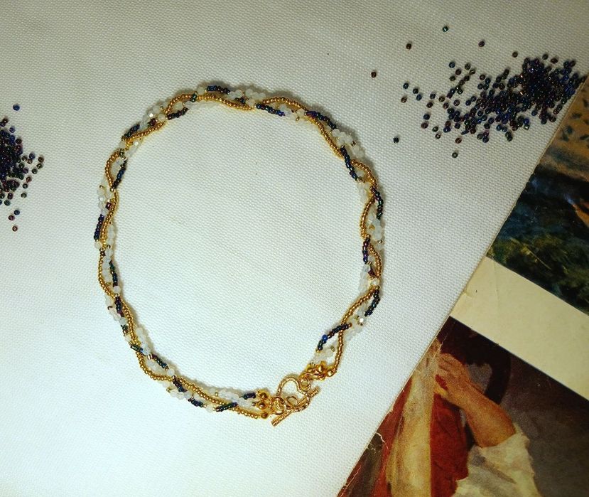 Продам задешего  Колье новая