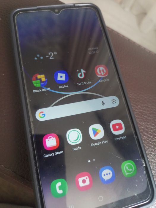 Самсунг А12 продам