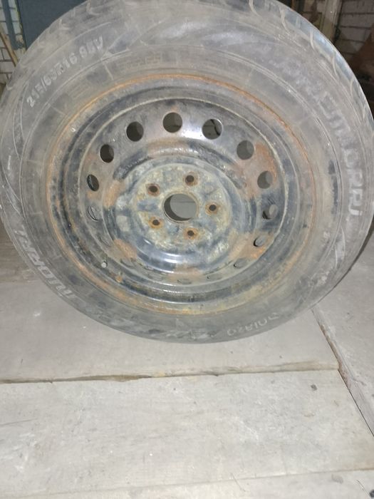 Шина с диском  б / у