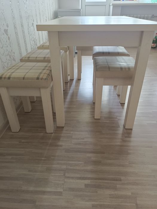 Продам стол кухонный