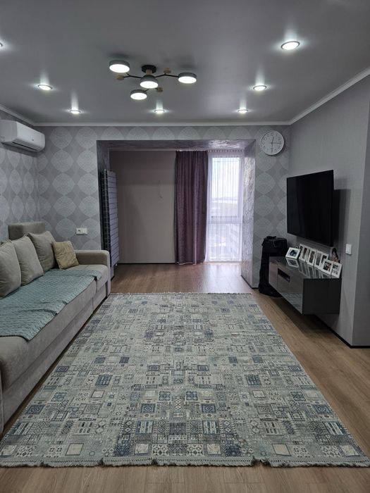 Евро 3 комн, 6/9, жк 8 квартал.