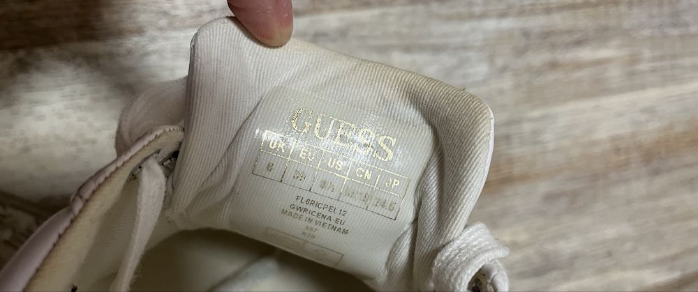 Кецове бели Guess 39н,токчета guess by Marciano 39 н