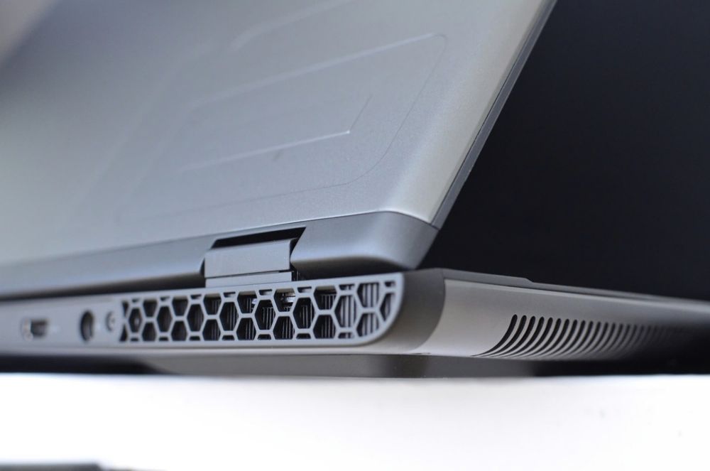 ALIENWARE M16 R2, Ultra 7, 64 Gb DDR5, 4 TB , RTX 4070,G-Sync