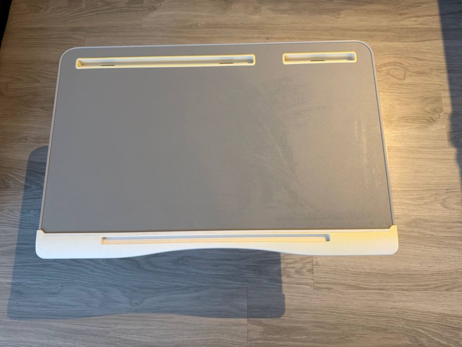 Столик переносной для ноутбука