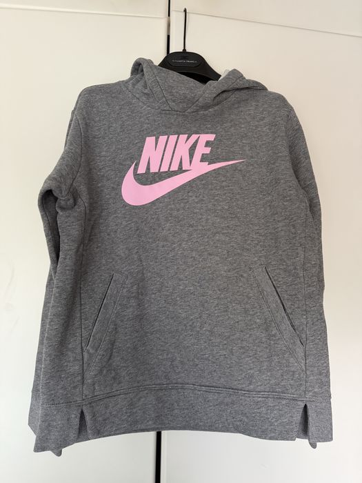 Nike оригинални в отлично състовние рязмер 146-156