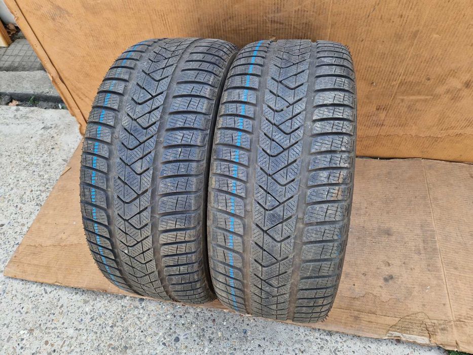 2 Pirelli R19 255/40 Зимни гуми runflat  DOT1818