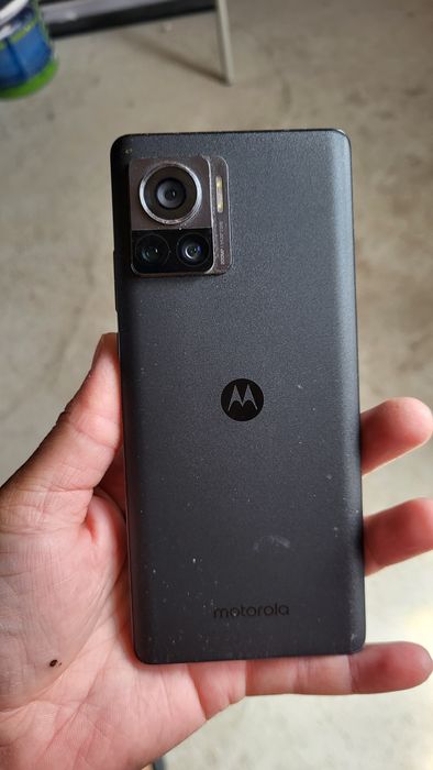 Motorola 30 Ultra edge